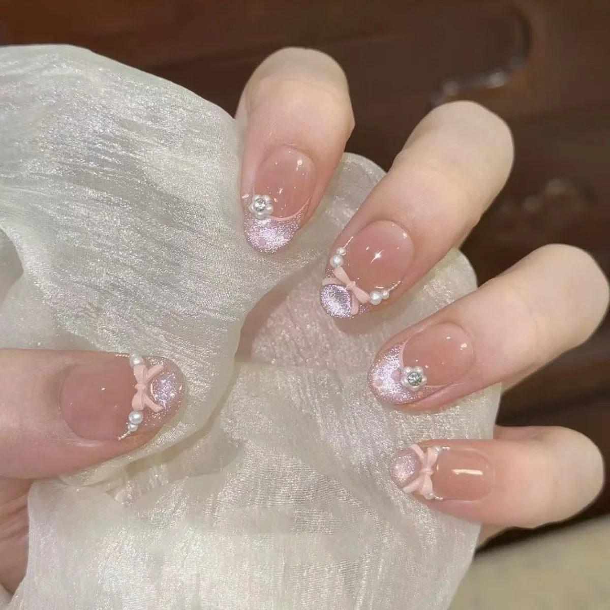 24Pcs Glitter Diamond Press On Nails Blush Pink Cat Eye Fake Nails Sweet Cute Coffin Full Cover Short Square False Nail Tips Art