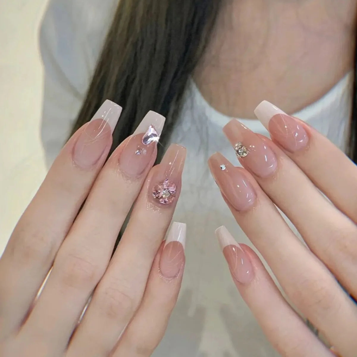 24Pcs Glitter Diamond Press On Nails Blush Pink Cat Eye Fake Nails Sweet Cute Coffin Full Cover Short Square False Nail Tips Art